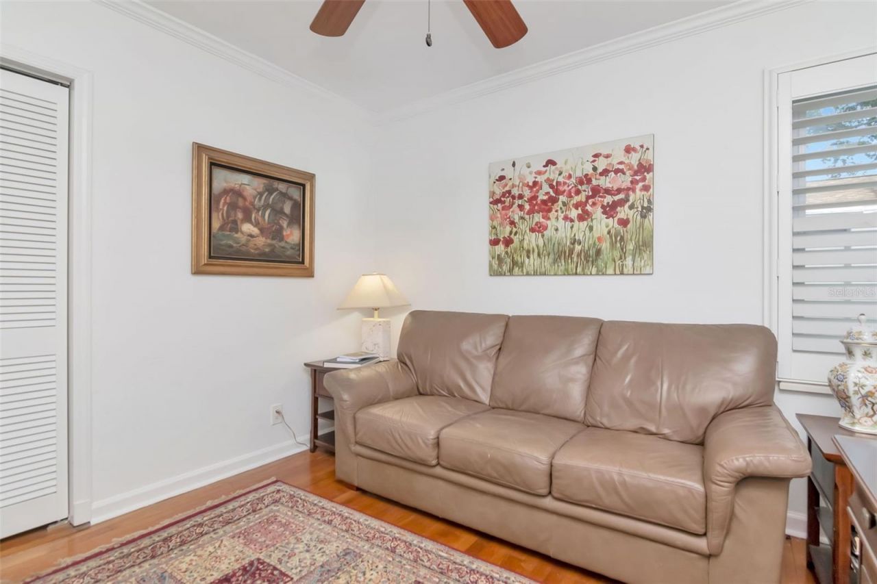 135 25th Avenue Ne, Saint Petersburg, FL 33704 Photo