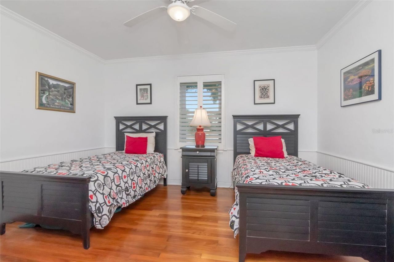 135 25th Avenue Ne, Saint Petersburg, FL 33704 Photo