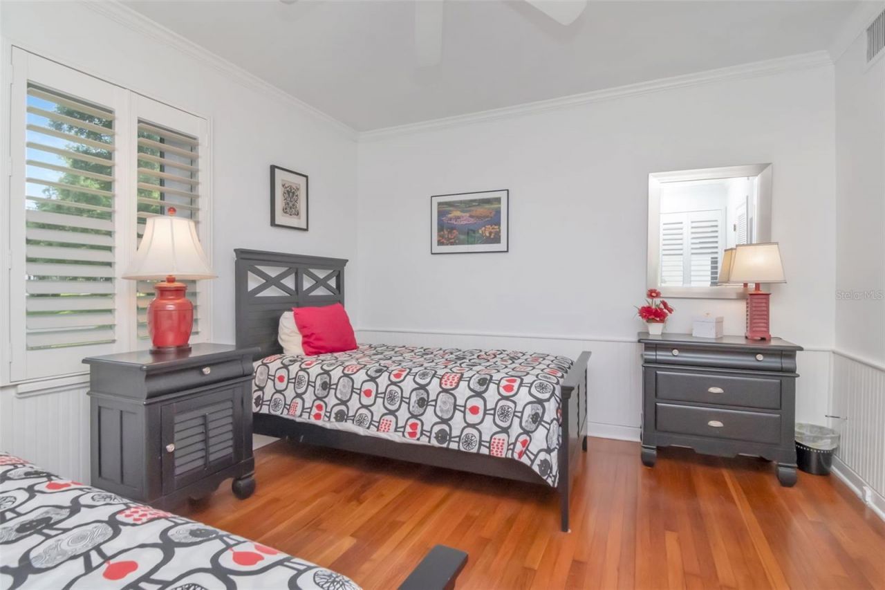 135 25th Avenue Ne, Saint Petersburg, FL 33704 Photo