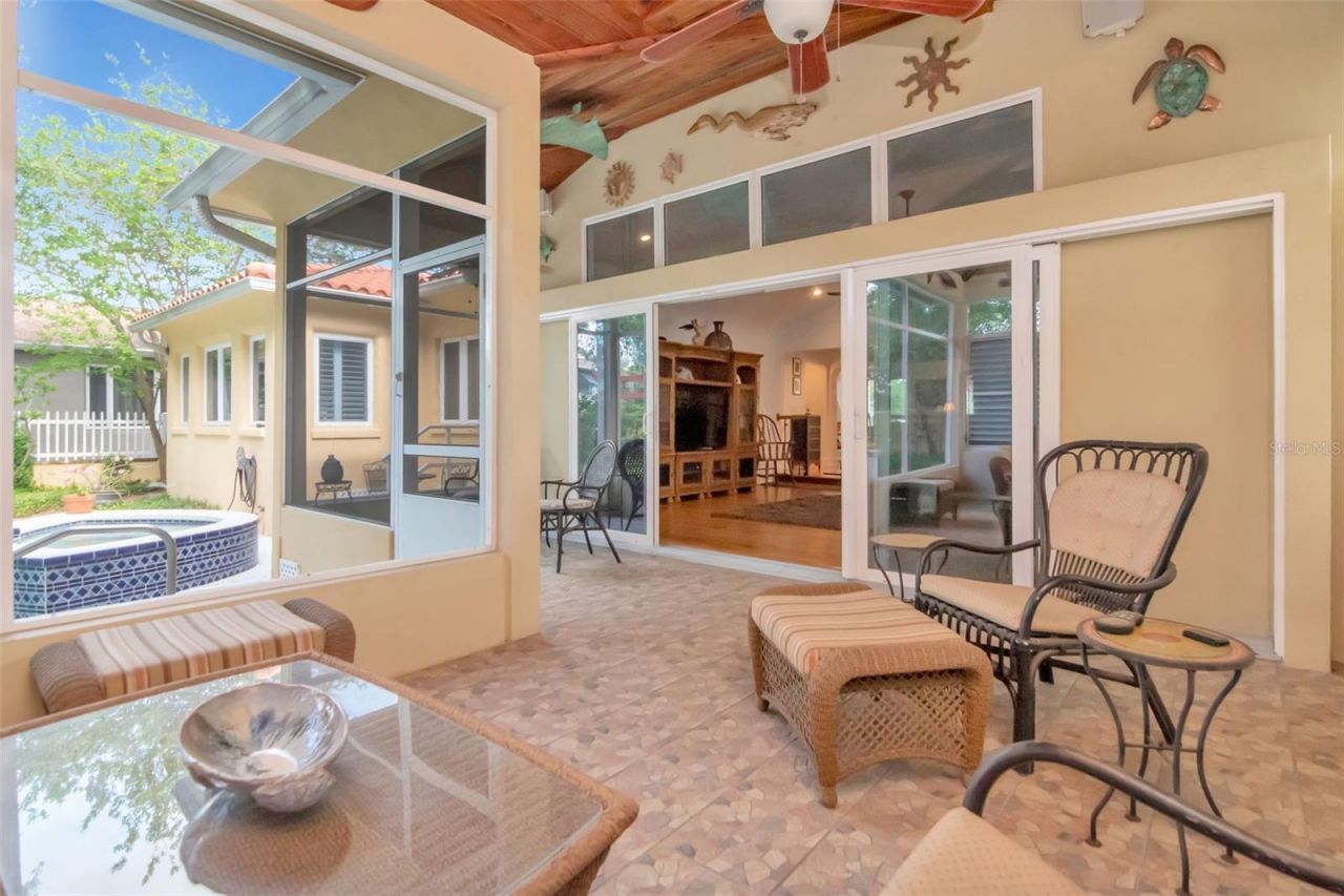 135 25th Avenue Ne, Saint Petersburg, FL 33704 Photo