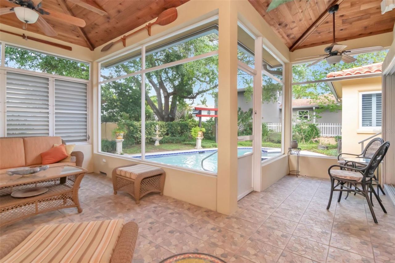 135 25th Avenue Ne, Saint Petersburg, FL 33704 Photo