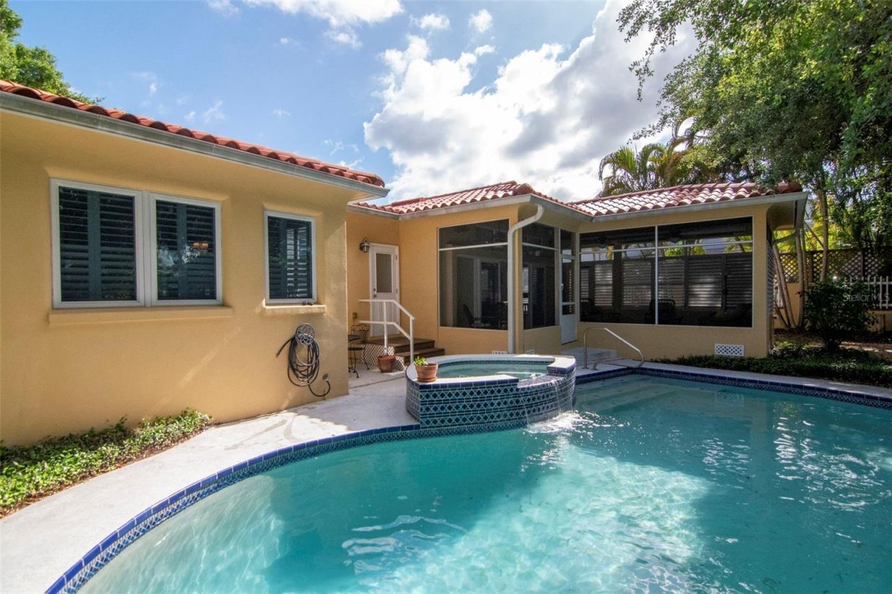 135 25th Avenue Ne, Saint Petersburg, FL 33704 Photo