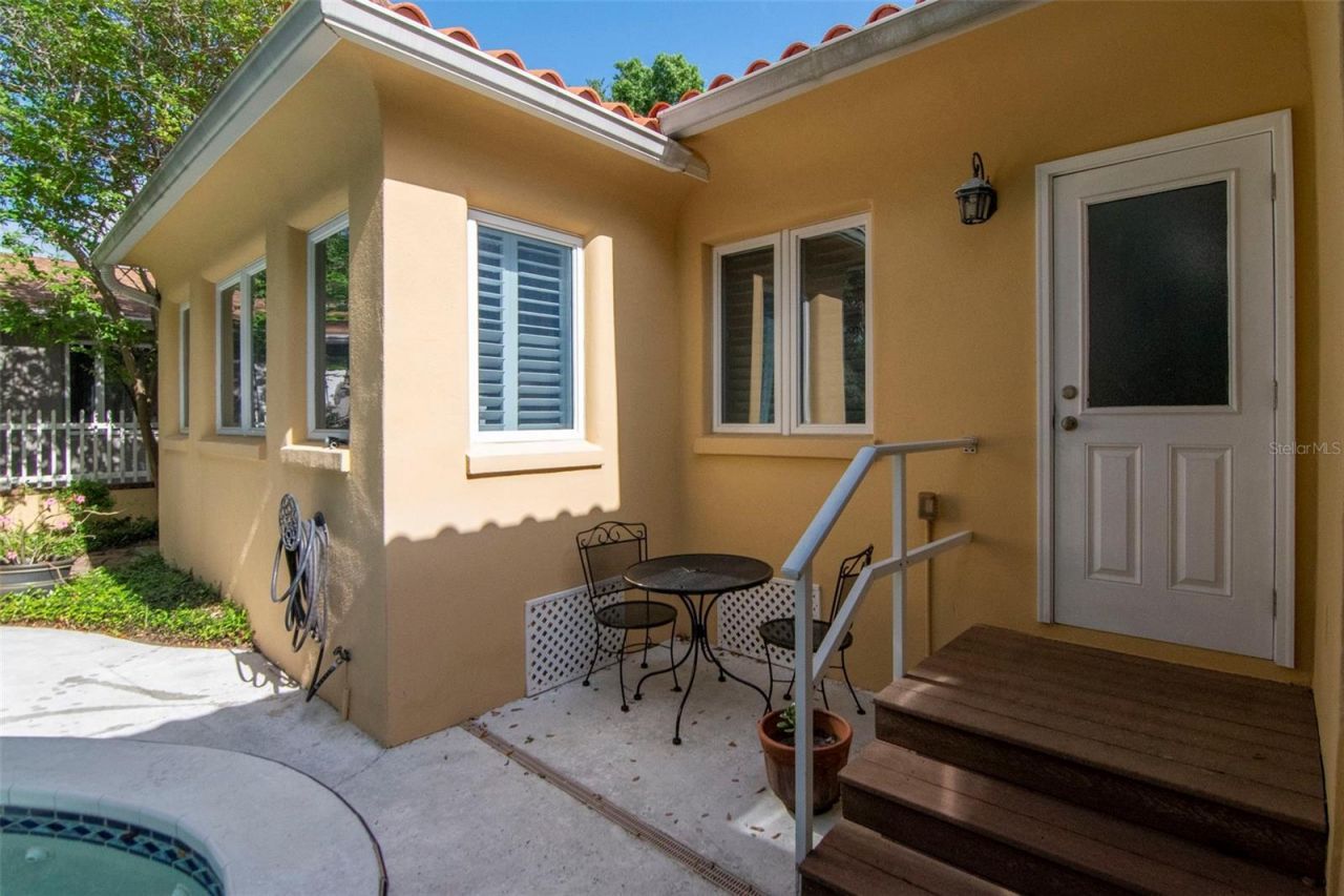 135 25th Avenue Ne, Saint Petersburg, FL 33704 Photo