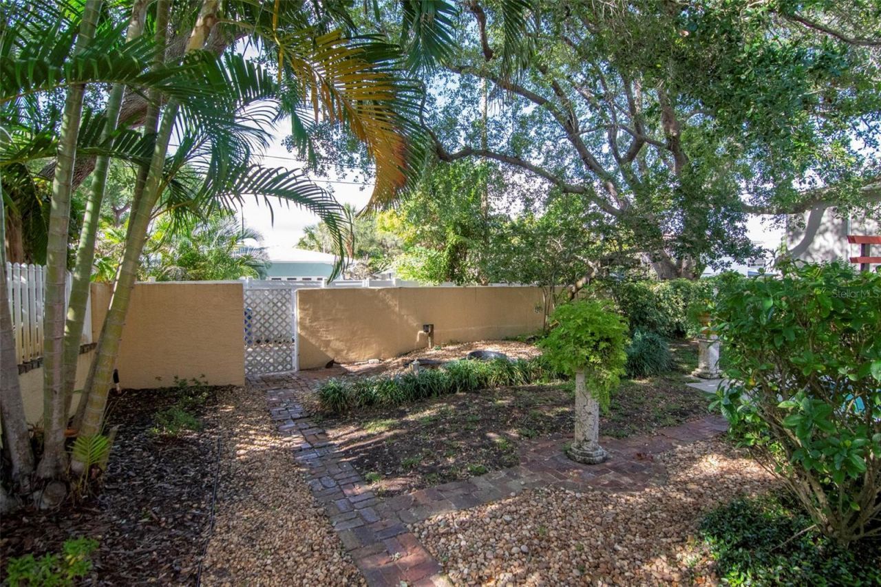 135 25th Avenue Ne, Saint Petersburg, FL 33704 Photo