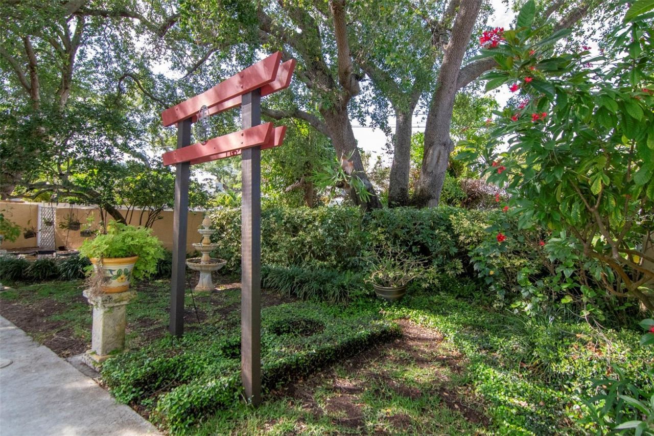 135 25th Avenue Ne, Saint Petersburg, FL 33704 Photo