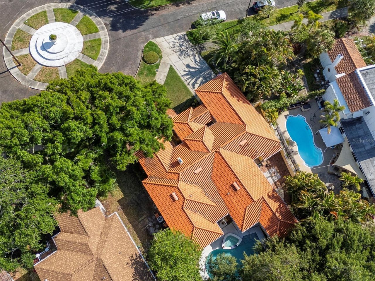 135 25th Avenue Ne, Saint Petersburg, FL 33704 Photo