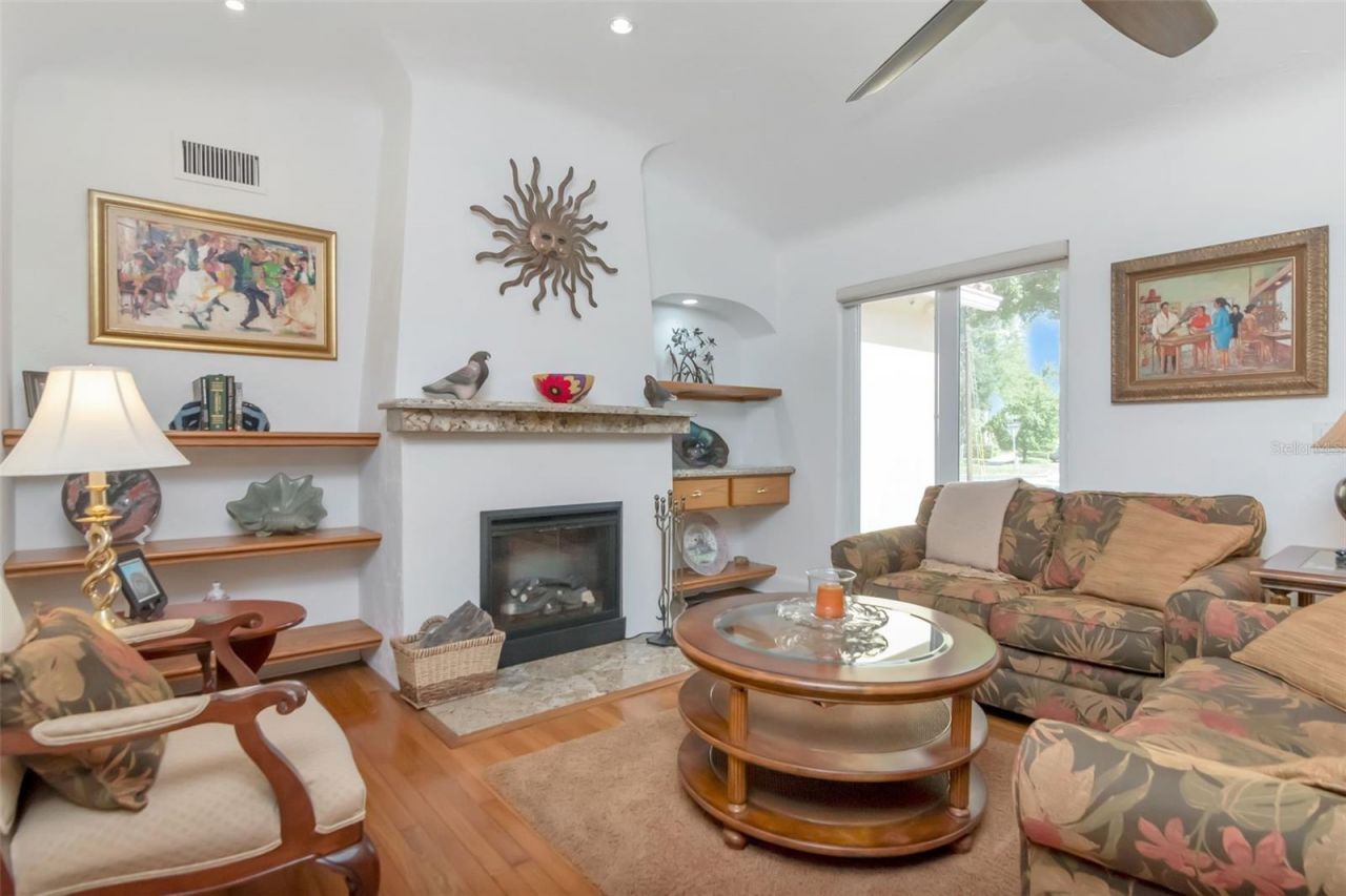 135 25th Avenue Ne, Saint Petersburg, FL 33704 Photo