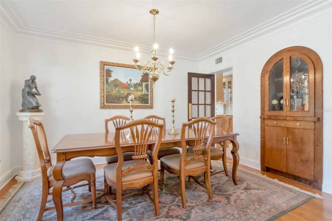 135 25th Avenue Ne, Saint Petersburg, FL 33704 Photo