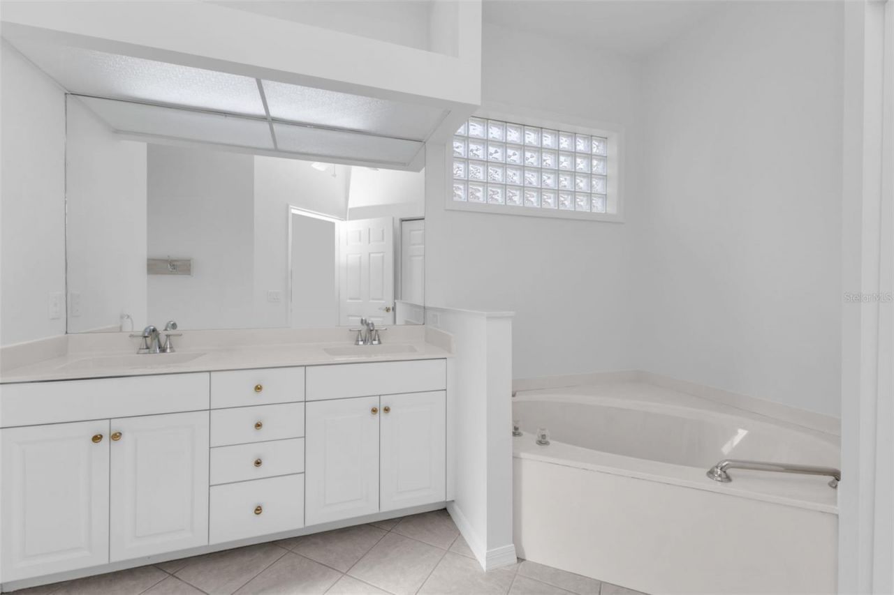 878 Chalmers Drive, Unit 878, Venice, FL 34293 Photo