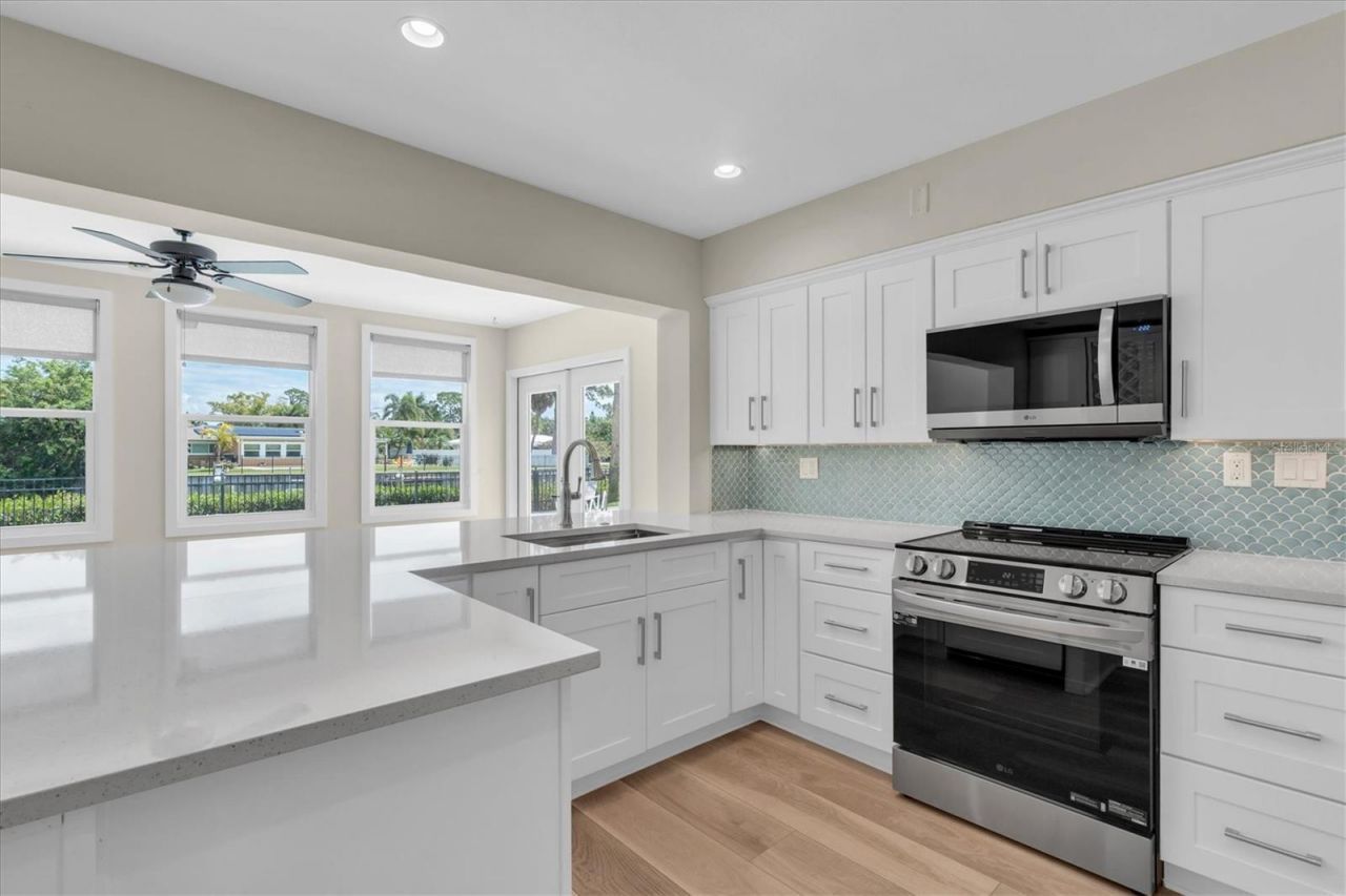 4801 Shore Acres Boulevard Ne, Saint Petersburg, FL 33703 Photo