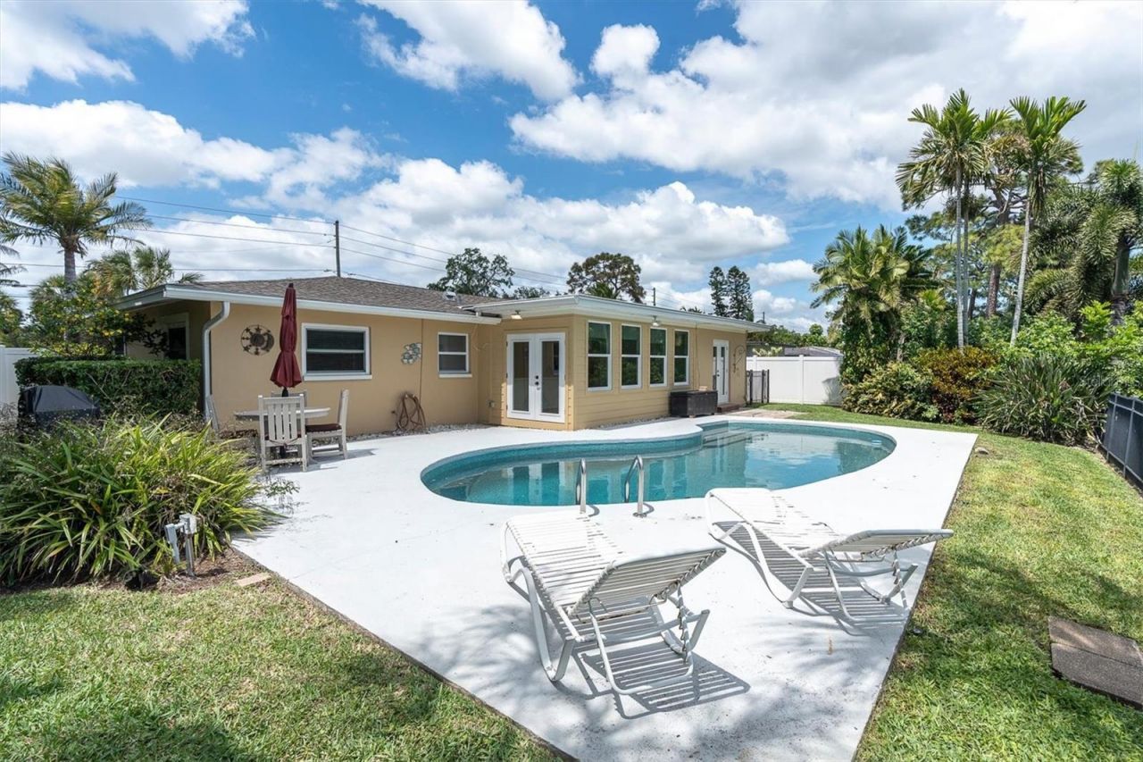 4801 Shore Acres Boulevard Ne, Saint Petersburg, FL 33703 Photo