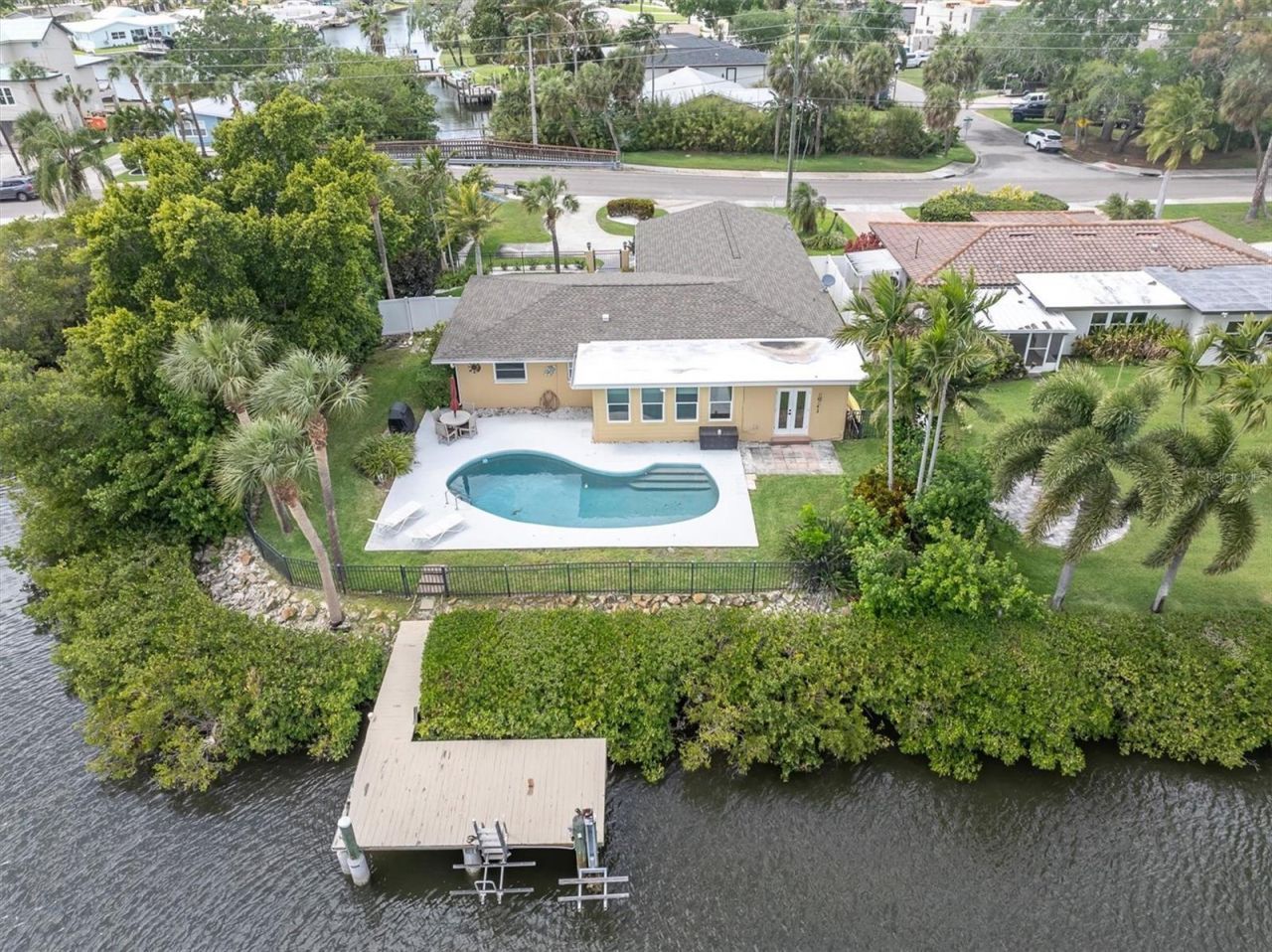 4801 Shore Acres Boulevard Ne, Saint Petersburg, FL 33703 Photo