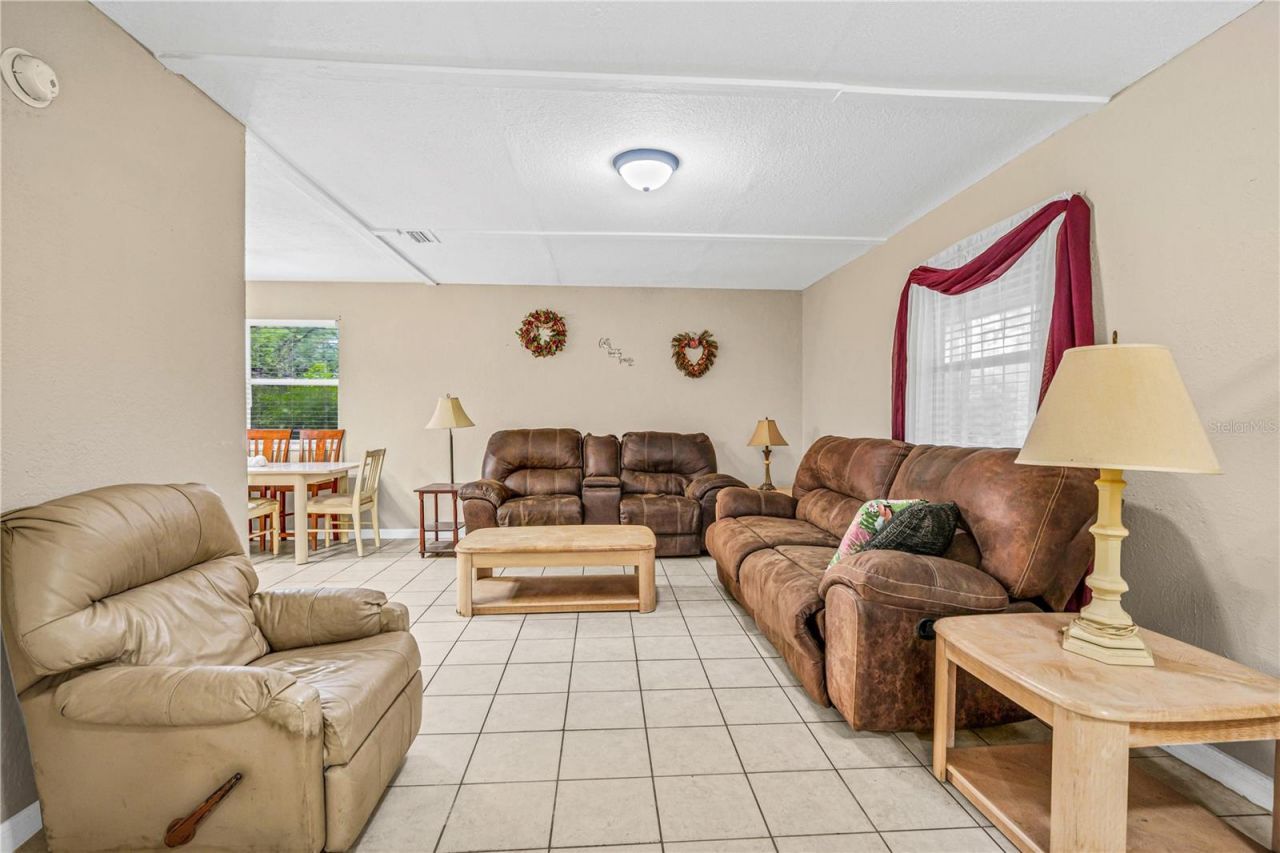 240 Newcomb Street, New Smyrna Beach, FL 32168 Photo