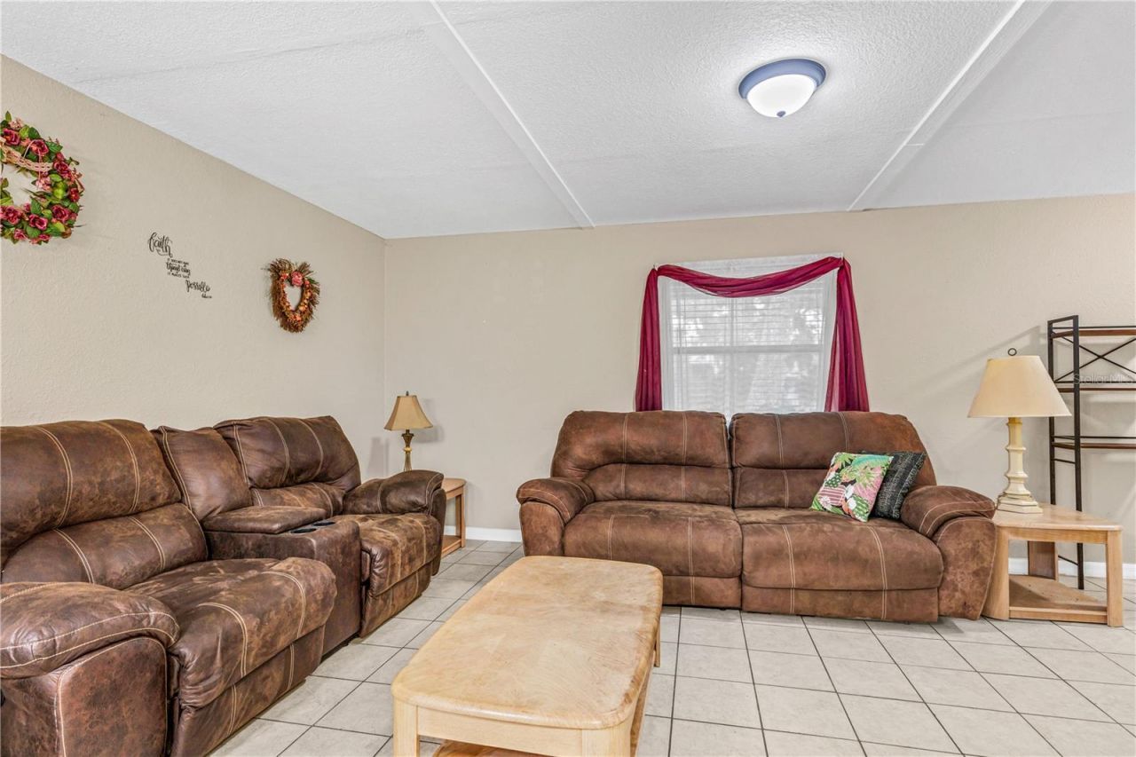 240 Newcomb Street, New Smyrna Beach, FL 32168 Photo
