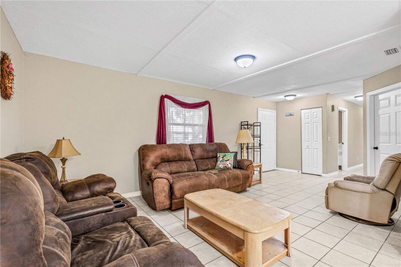 240 Newcomb Street, New Smyrna Beach, FL 32168 Photo