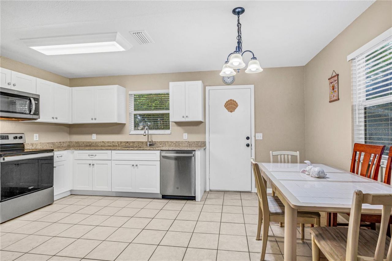 240 Newcomb Street, New Smyrna Beach, FL 32168 Photo