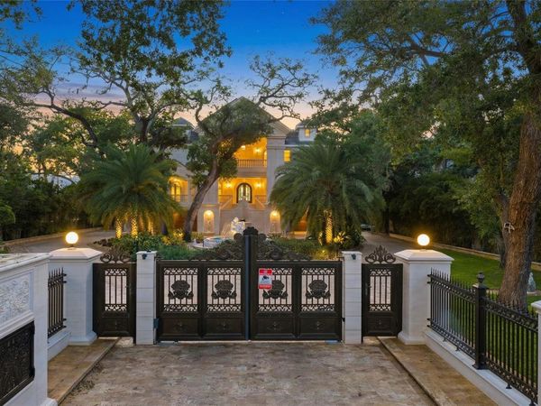 2000 PARK STREET N, ST PETERSBURG, FL 33710