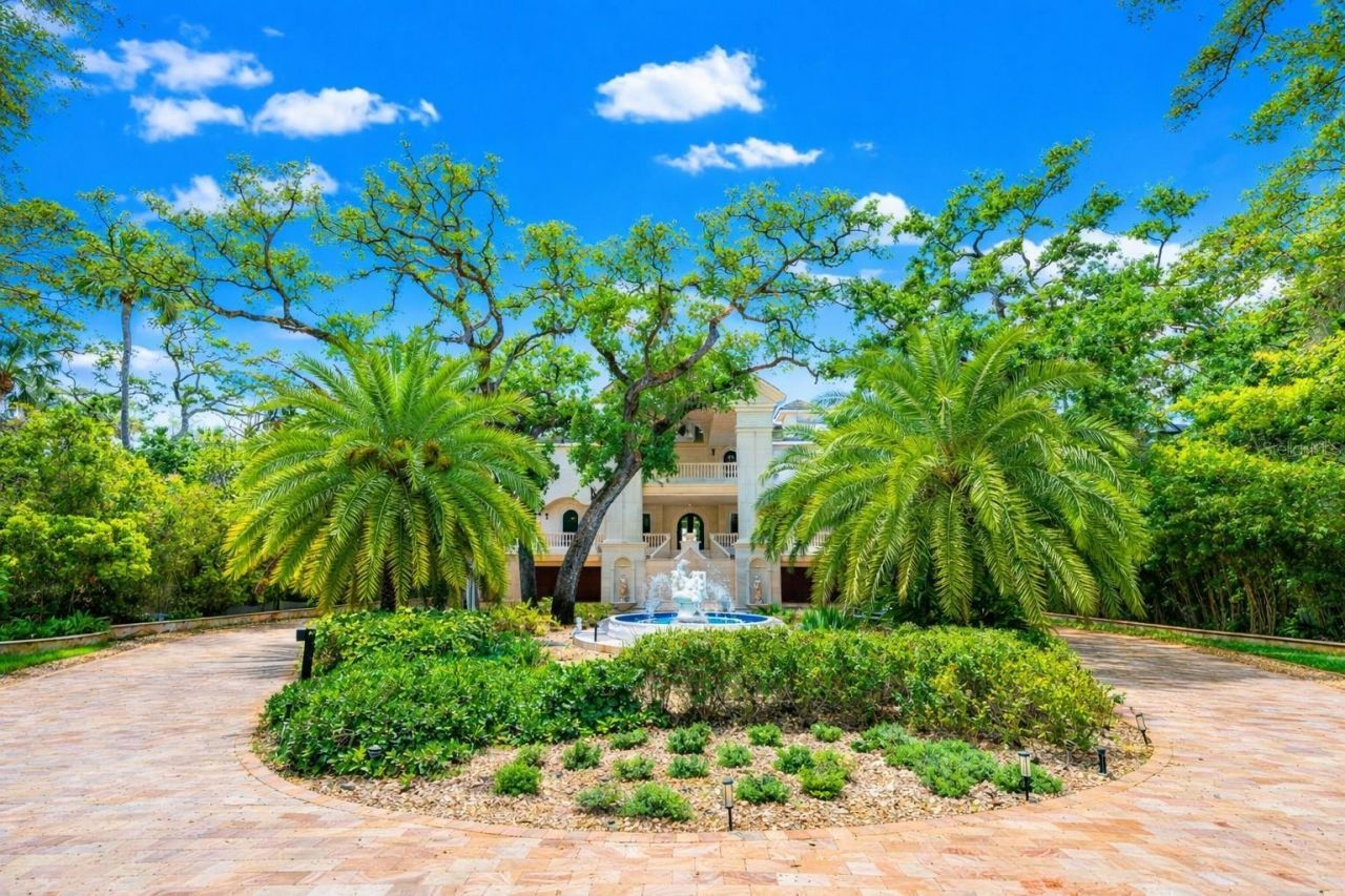 2000 Park Street N, Saint Petersburg, FL 33710 Photo