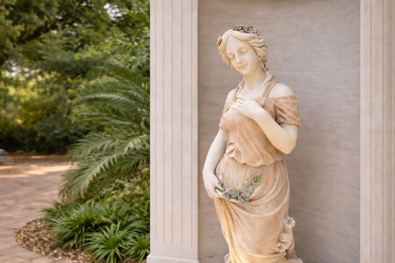 2000 Park Street N, Saint Petersburg, FL 33710 Photo