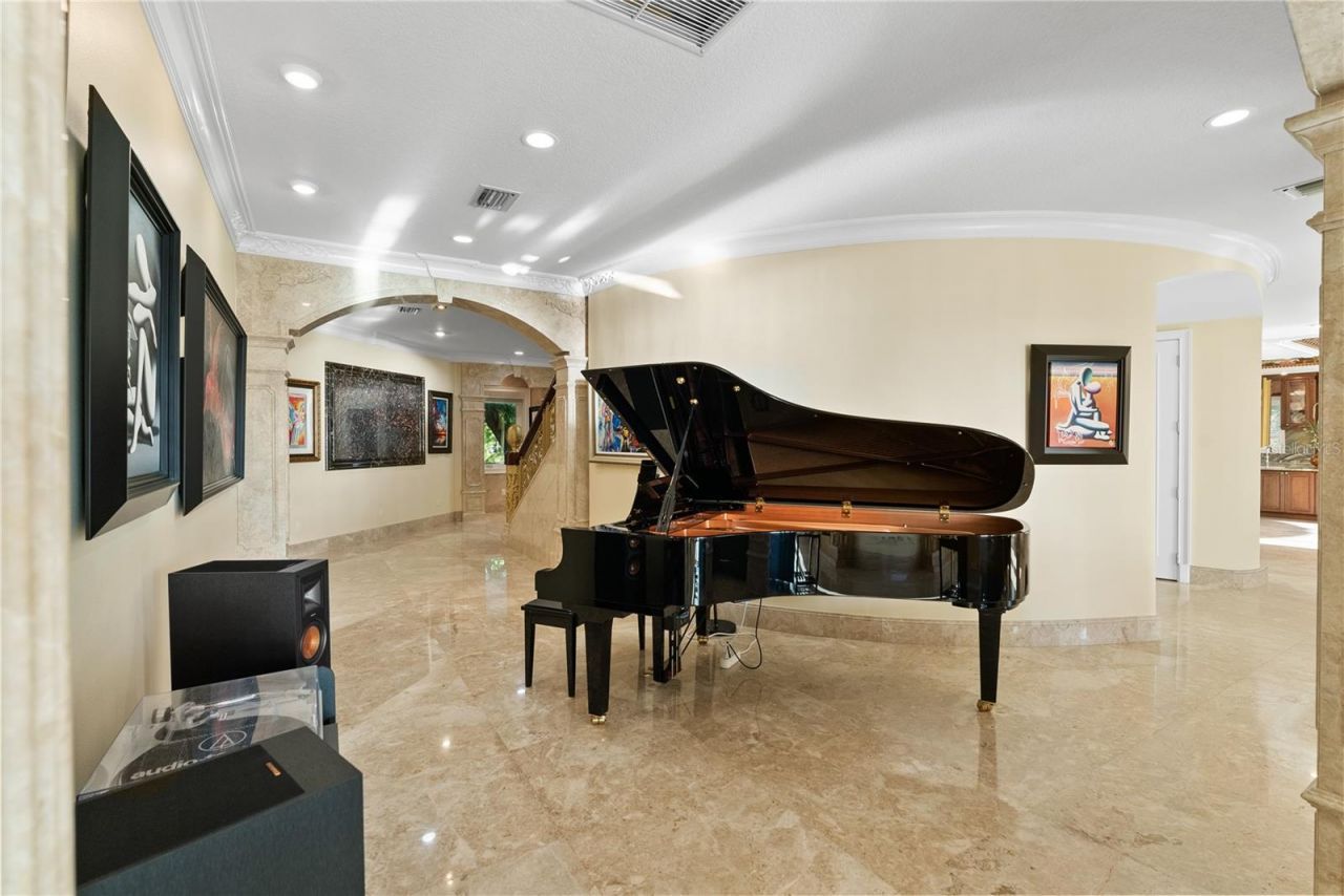 2000 Park Street N, Saint Petersburg, FL 33710 Photo