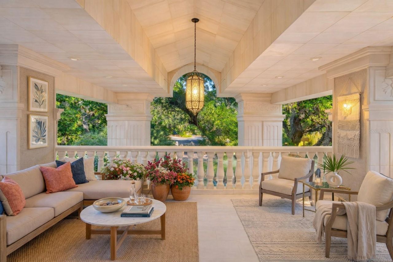 2000 Park Street N, Saint Petersburg, FL 33710 Photo