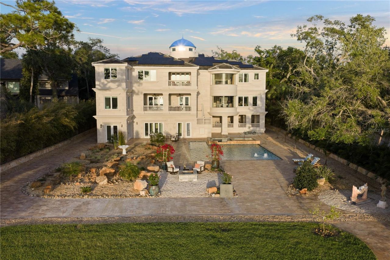 2000 Park Street N, Saint Petersburg, FL 33710 Photo