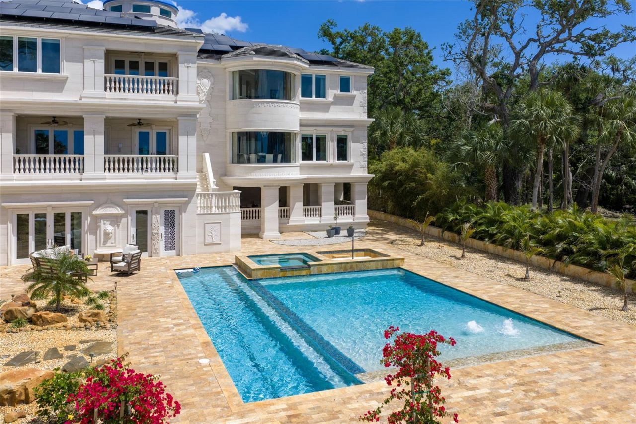 2000 Park Street N, Saint Petersburg, FL 33710 Photo