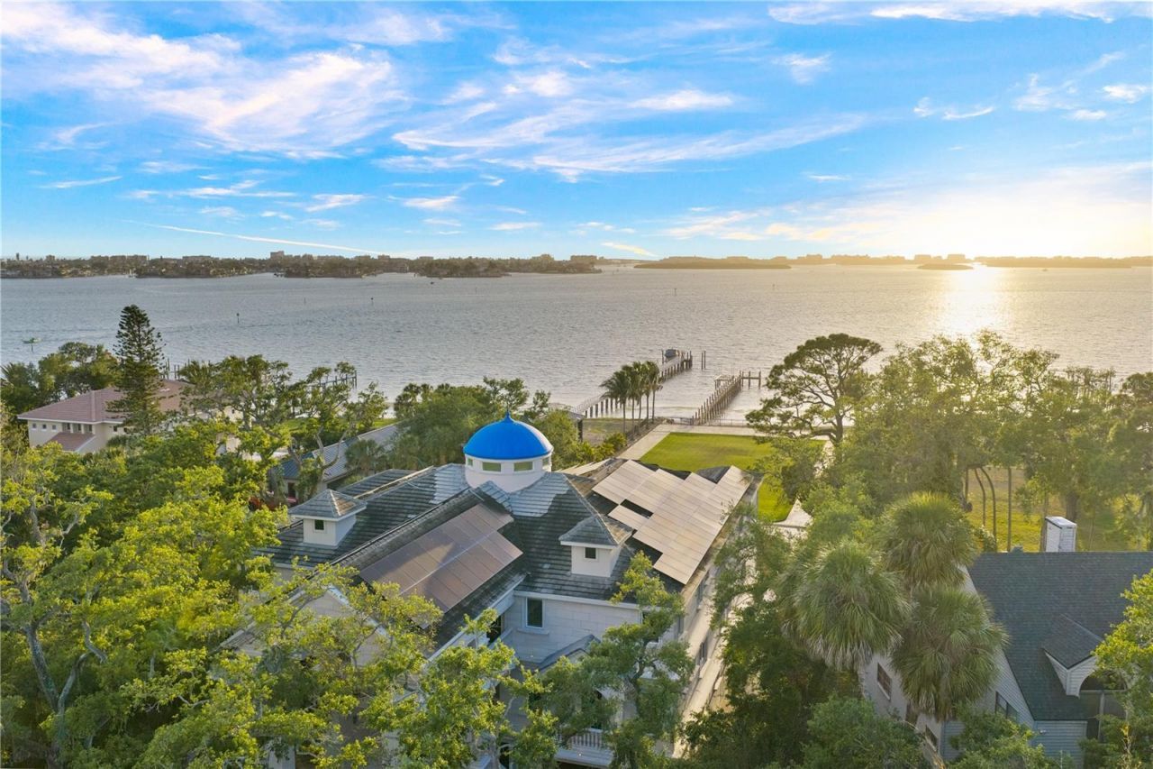 2000 Park Street N, Saint Petersburg, FL 33710 Photo