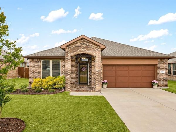 1720 Cross Creek Lane , Cleburne, TX 76033