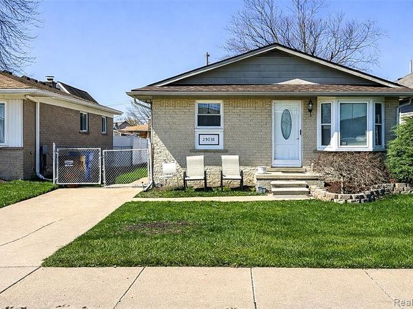 29038 Springstead Street, Gibraltar, MI 48173