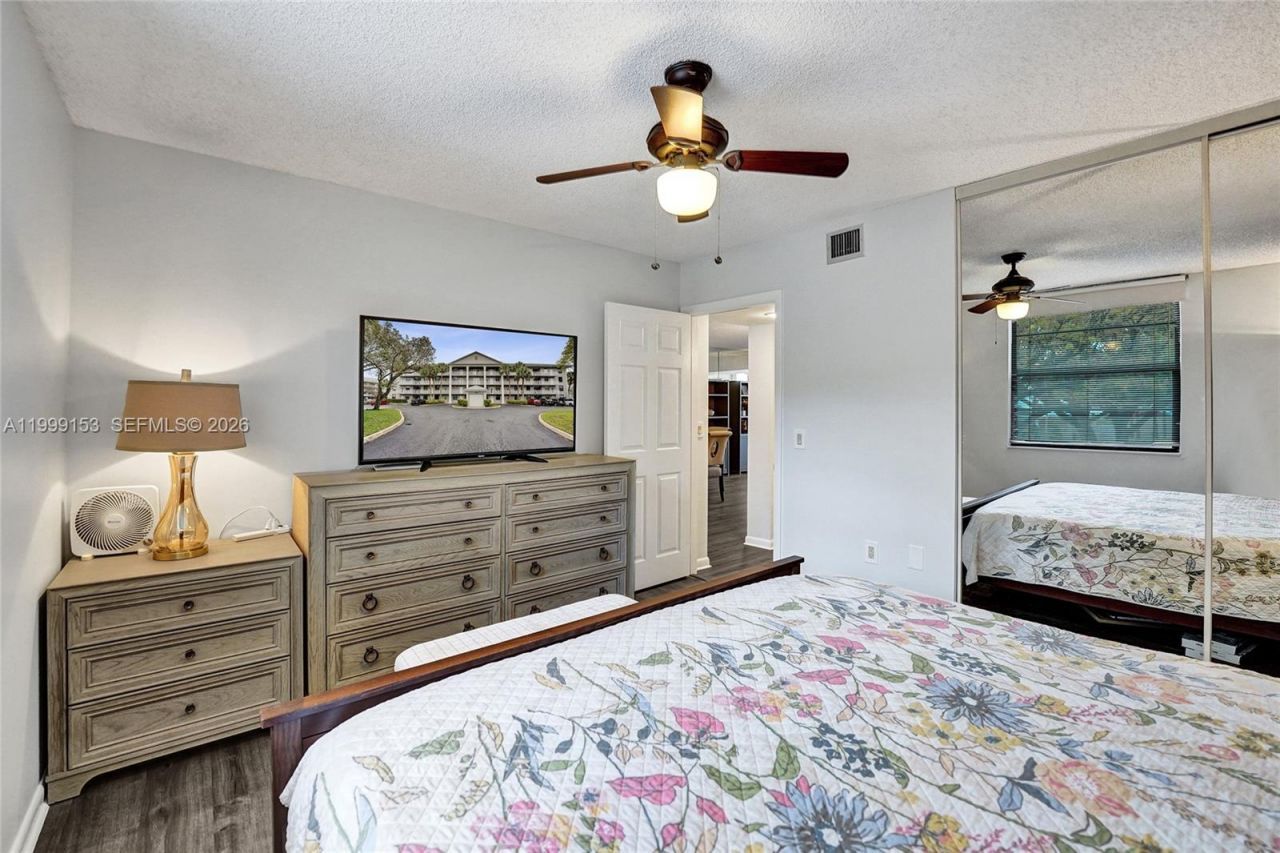 1526 Whitehall Dr, Unit 206, Davie, FL 33324 Photo