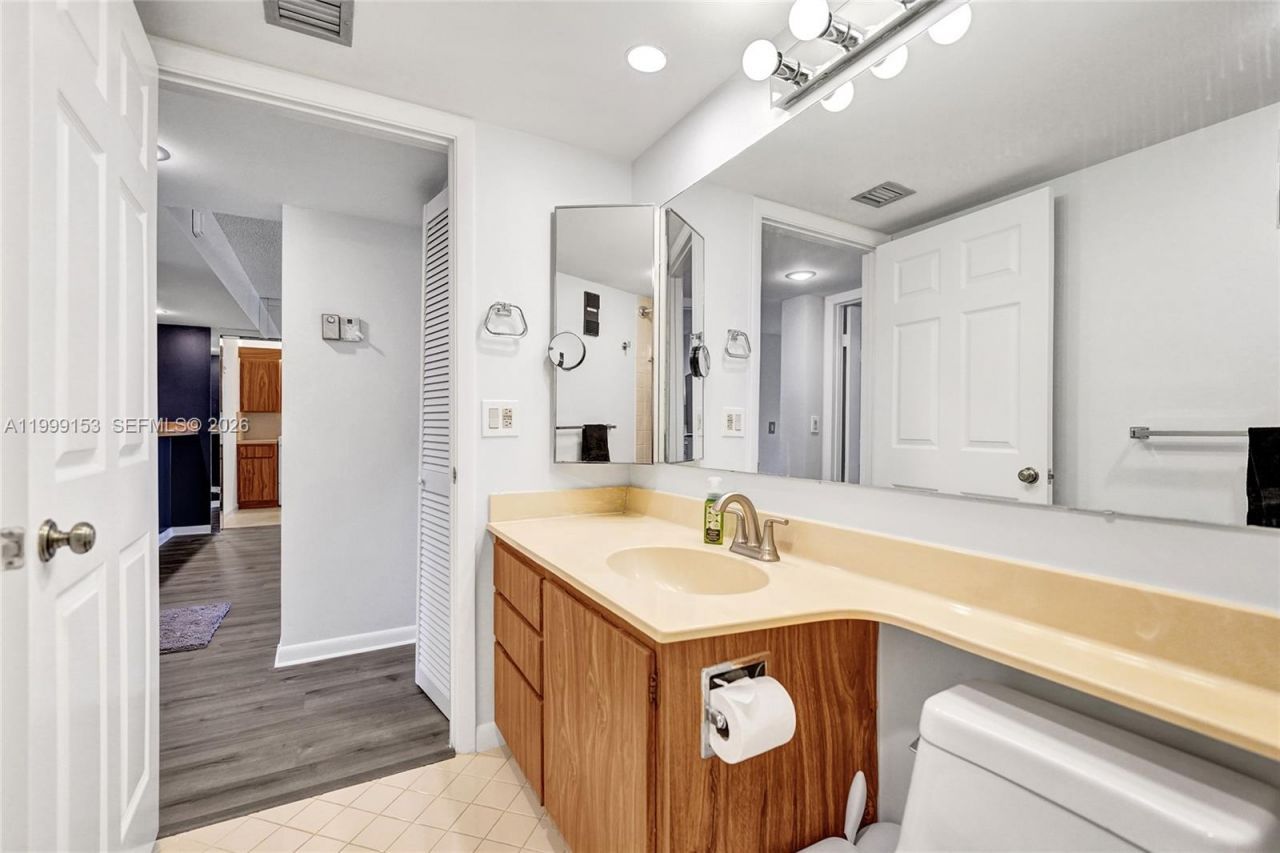 1526 Whitehall Dr, Unit 206, Davie, FL 33324 Photo