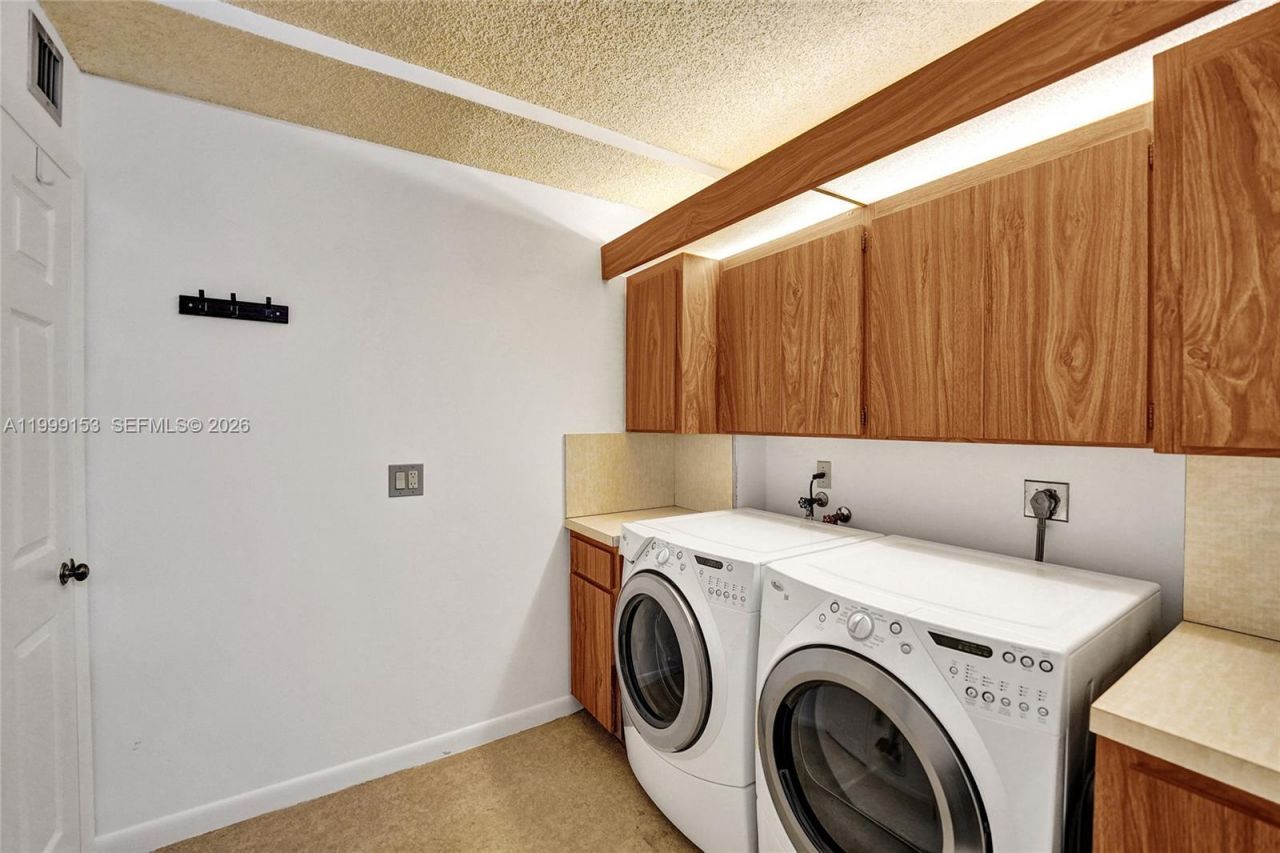 1526 Whitehall Dr, Unit 206, Davie, FL 33324 Photo