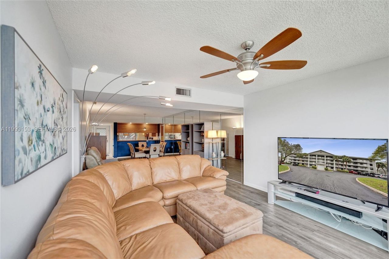 1526 Whitehall Dr, Unit 206, Davie, FL 33324 Photo