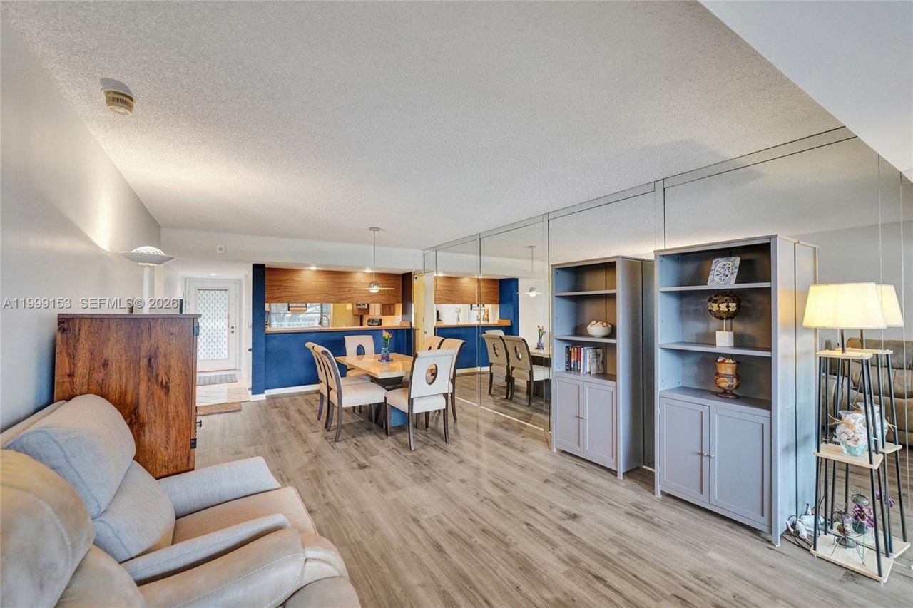 1526 Whitehall Dr, Unit 206, Davie, FL 33324 Photo