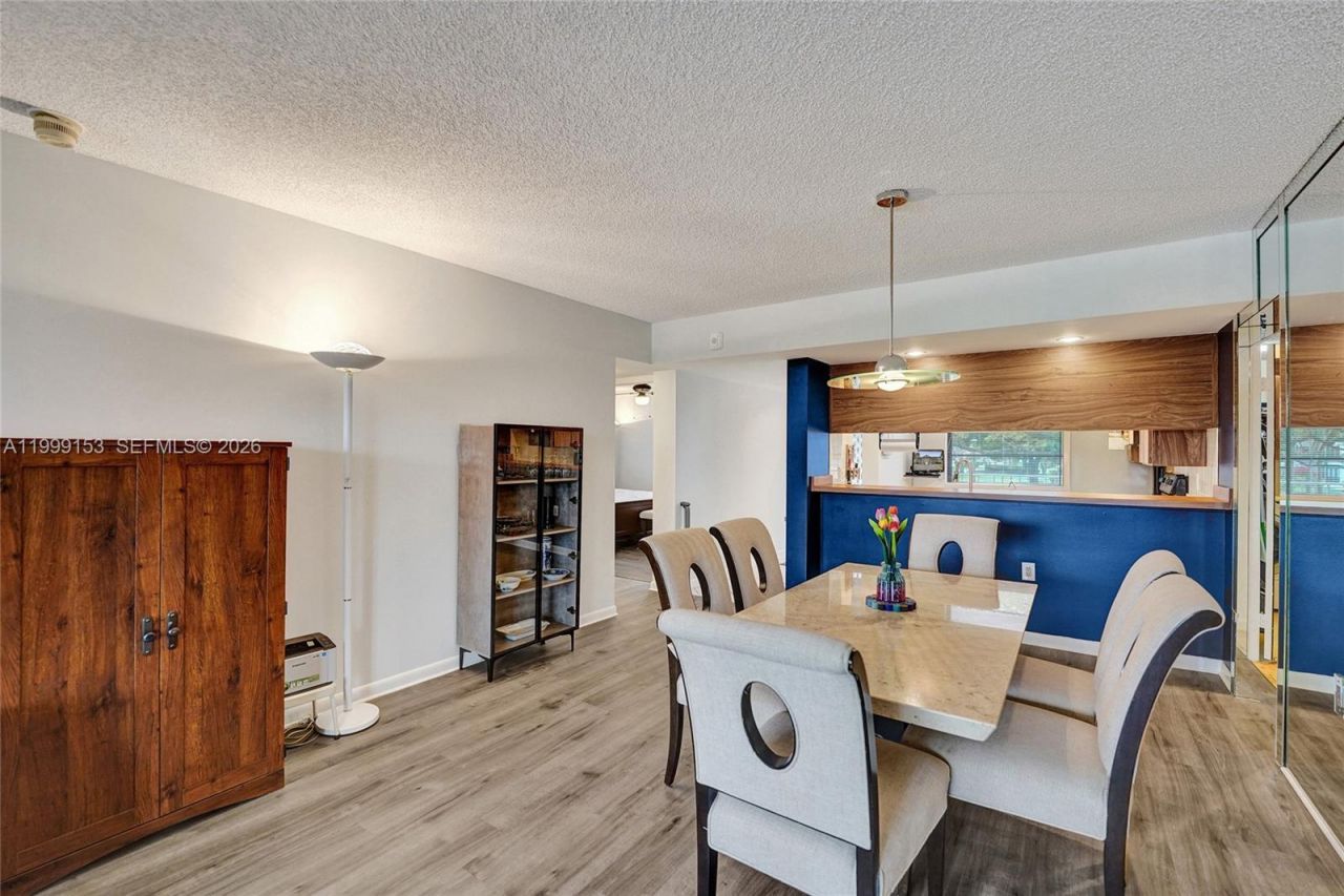 1526 Whitehall Dr, Unit 206, Davie, FL 33324 Photo