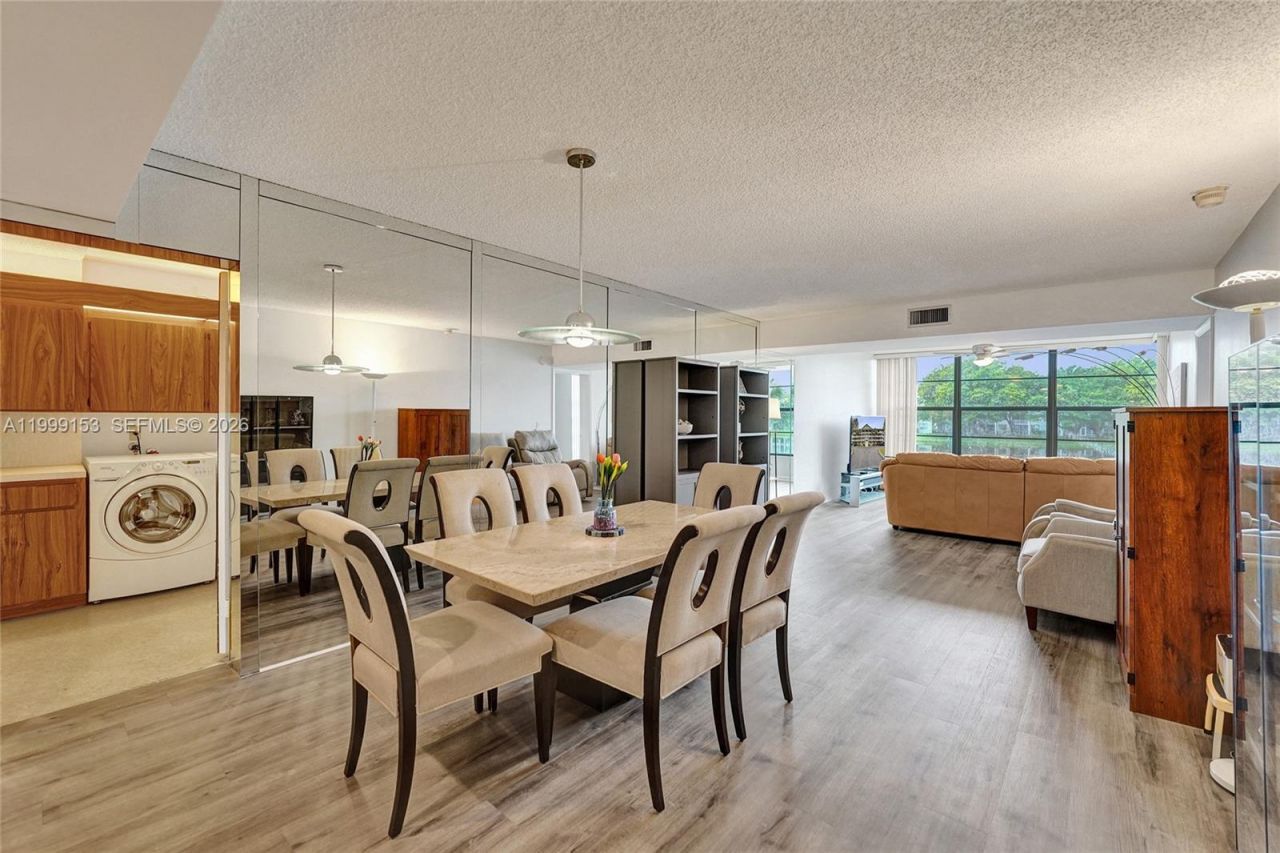 1526 Whitehall Dr, Unit 206, Davie, FL 33324 Photo