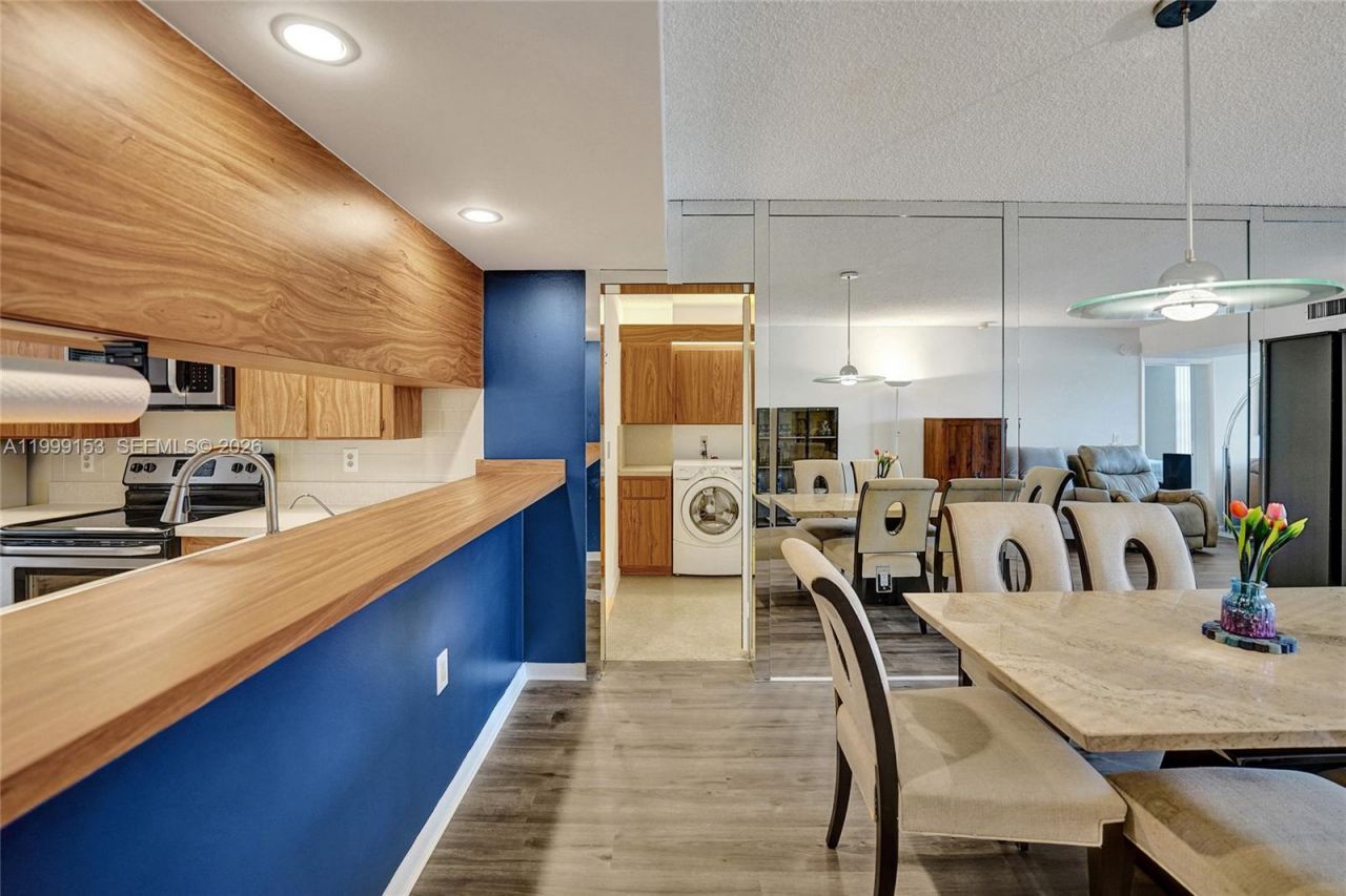 1526 Whitehall Dr, Unit 206, Davie, FL 33324 Photo