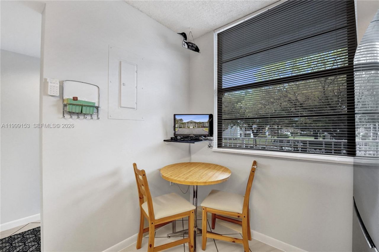 1526 Whitehall Dr, Unit 206, Davie, FL 33324 Photo