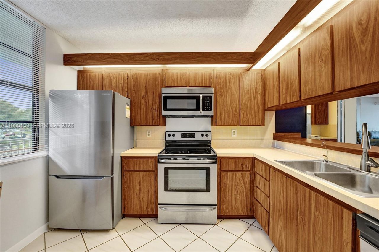 1526 Whitehall Dr, Unit 206, Davie, FL 33324 Photo