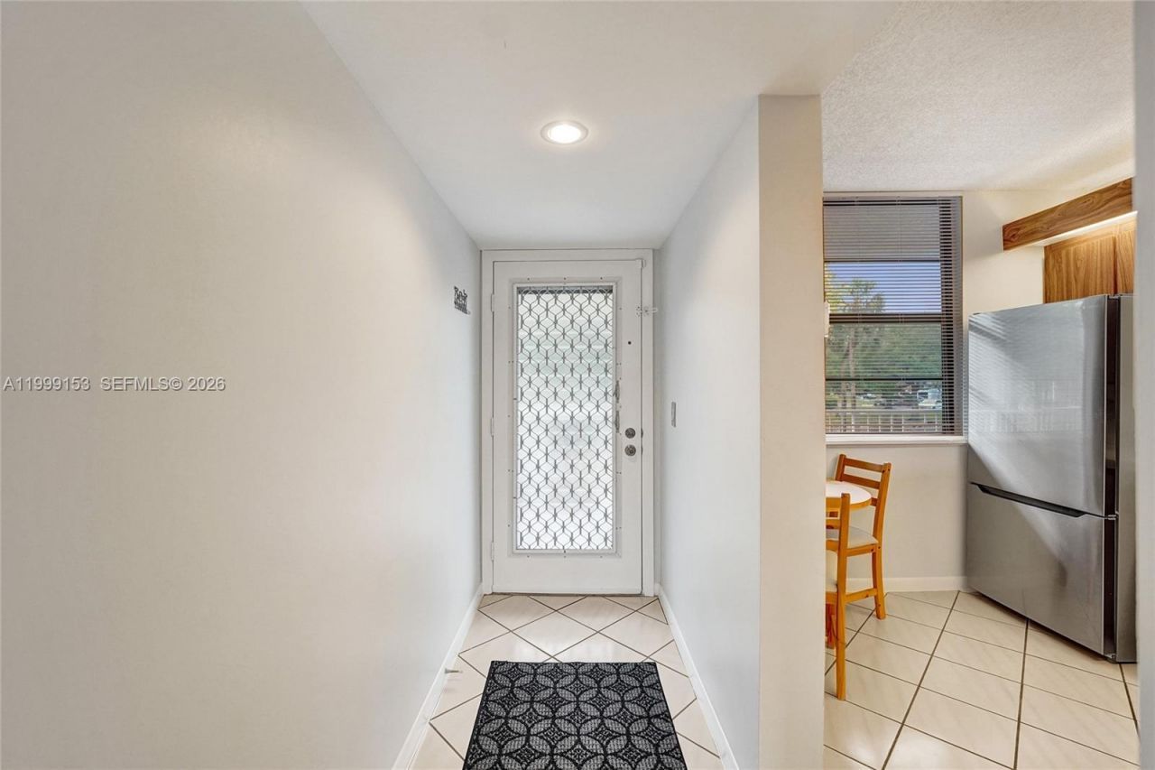 1526 Whitehall Dr, Unit 206, Davie, FL 33324 Photo