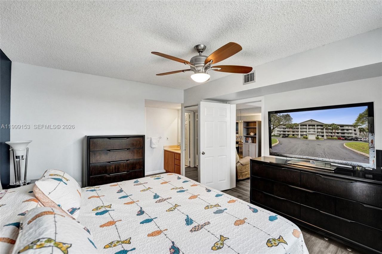 1526 Whitehall Dr, Unit 206, Davie, FL 33324 Photo