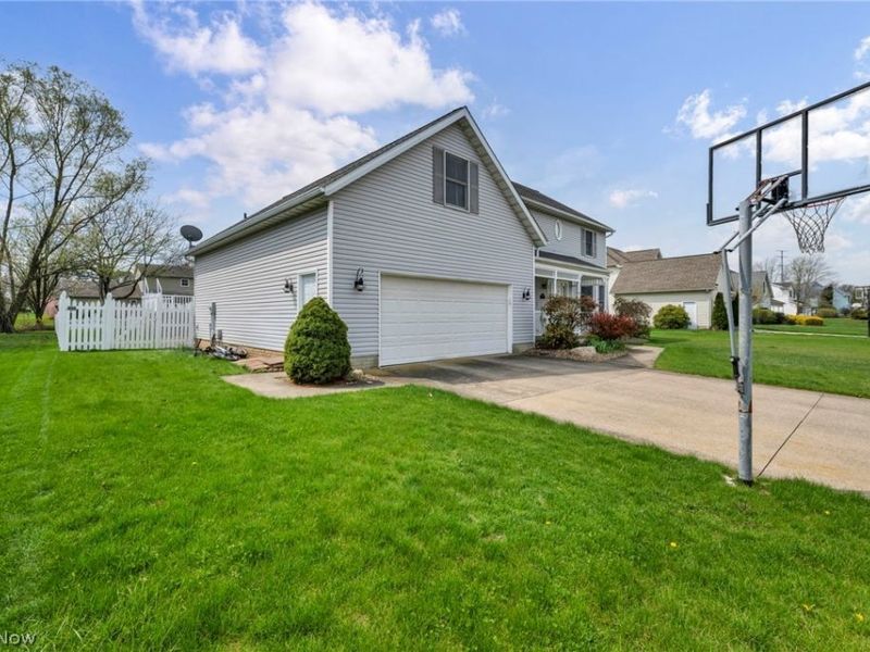 830 Forde Avenue, Amherst, OH 44001 Photo 2