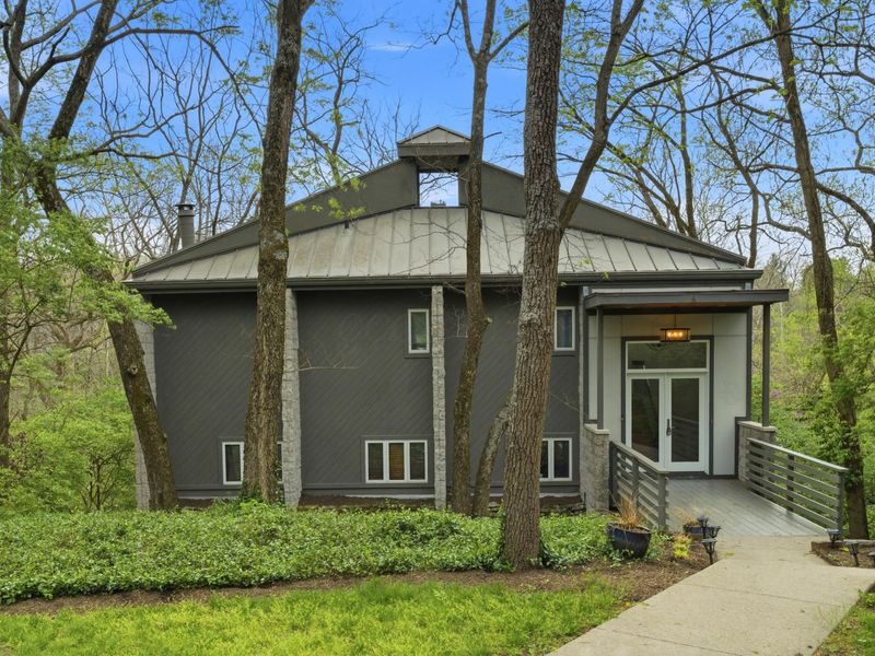 7985 Riverside Drive, Dublin, OH 43016 Photo 1