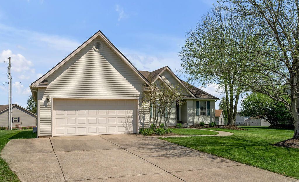 220 Hibiscus Lane, Winchester, KY 40391 Main Photo