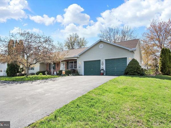4 HANCOCK DRIVE, EAST BERLIN, PA 17316