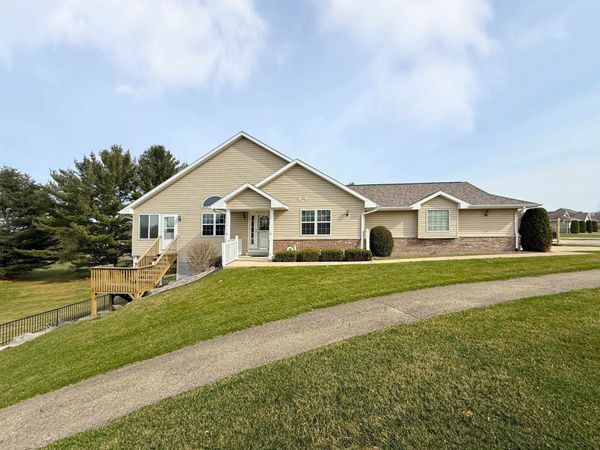 128 Summit Court, Columbus, WI 53925