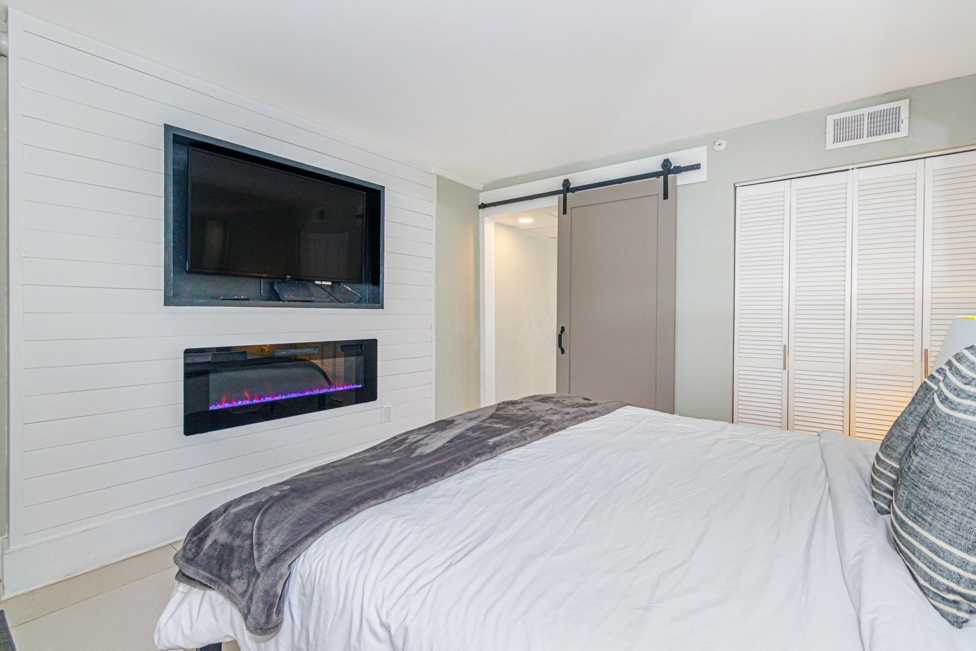 2310 N Ocean Blvd.  Photo 20