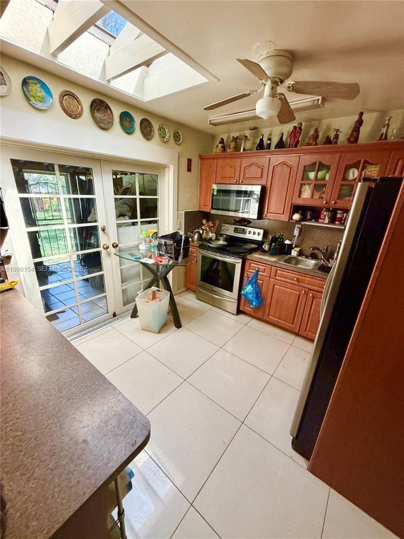 777 NE 144th St, North Miami, FL 33161 Photo