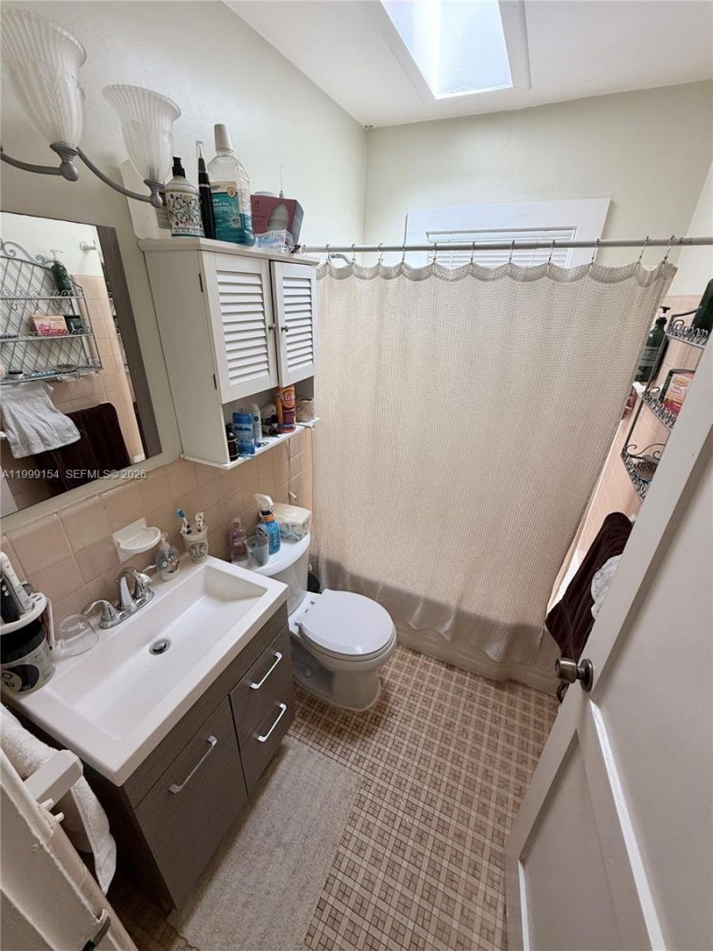 777 NE 144th St, North Miami, FL 33161 Photo